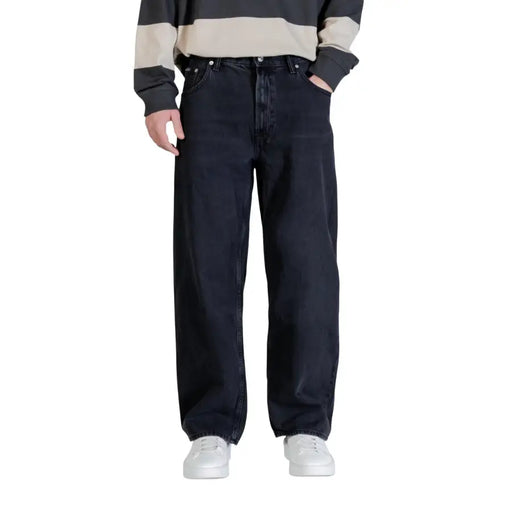 Calvin Klein Jeans men black cotton dark-wash denim jeans with relaxed straight-leg cut and classic five-pocket design