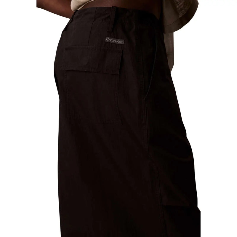Black calvin klein jeans men cotton nylon cargo pants with relaxed fit and multiple pockets