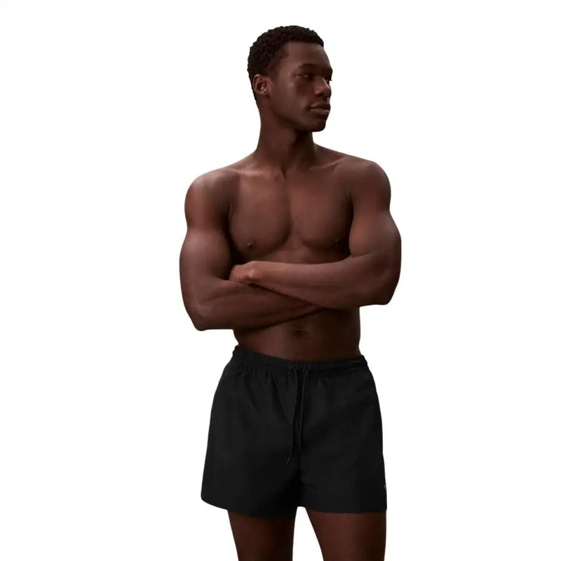 Calvin Klein Jeans Schwarze Herren-Badeshorts aus Polyester mit Kordelzug im Bund für bequemen Sitz