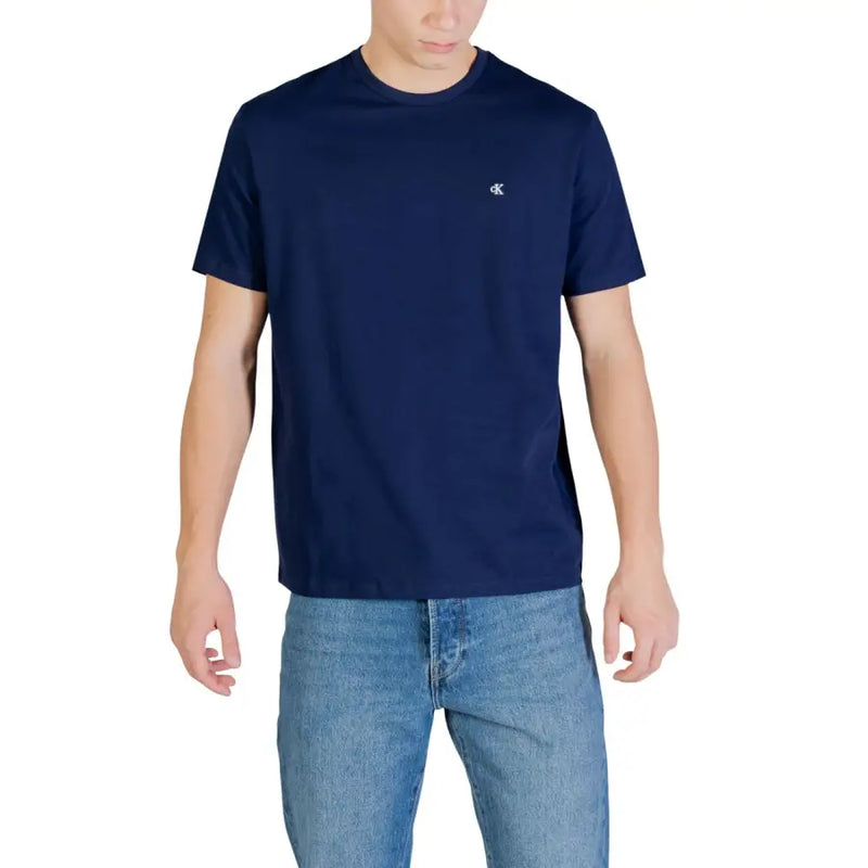 Marineblau Calvin Klein Jeans Herren-T-Shirt mit kleinem weißen Logo auf der linken Brust, aus 100 % Baumwoll-Monogramm-Gewebe