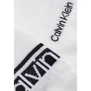 Weiß Calvin Klein Jeans Knöchelsocken mit schwarzem Stricklogo, entworfen für die Herrenunterwäschekollektion