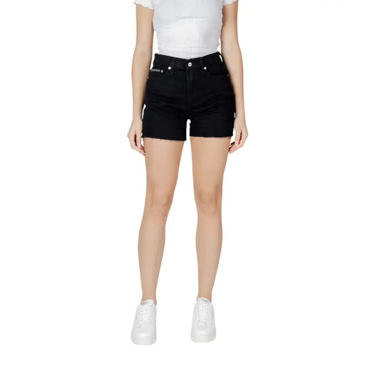 Calvin Klein Jeans Schwarze, hochgeschnittene Baumwollshorts für Damen mit ausgefranstem Saum