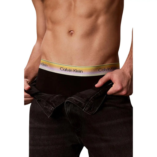 Noir Calvin Klein Boxers pour hommes en coton stretch avec une ceinture élastique arc-en-ciel ornée du logo