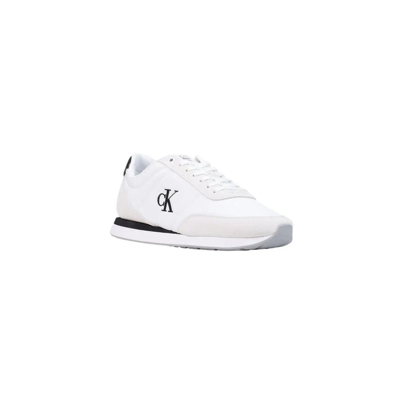Calvin Klein Weißer Herren-Sneaker aus Textil mit Schnürung, schwarzem Logo und Akzenten, von der Rückseite gesehen