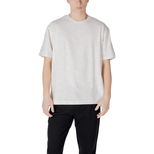Calvin Klein Sport mens off-white cotton t-shirt with relaxed fit and simple crew neckline in cotton blend