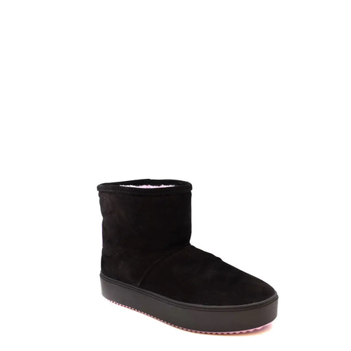 Schwarze Wildleder-Ankle-Boots von Chiara Ferragni für Damen mit dicker Plateausohle und pinkfarbener Gummisohle für einen stylischen Look