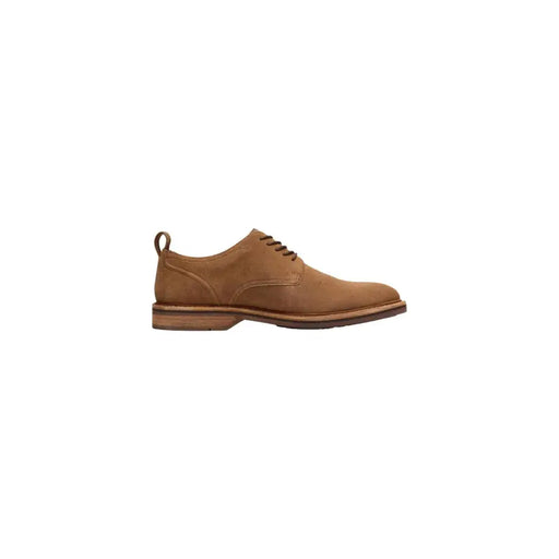 Clarks men lace up shoe in camel tan suede with low profile wooden sole oxford style for formal wear