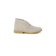 Clarks men lace ups shoe in beige suede with tan rubber sole and gold tone brand tag in size 2.5 gray synthetic leather