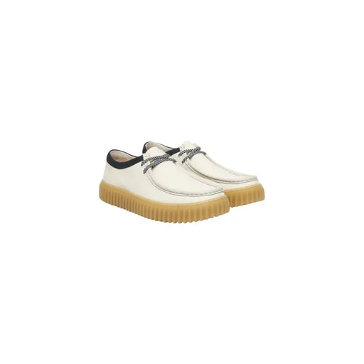 Clarks men lace ups shoes white leather loafers with black accents and tan rubber sole article 26187380