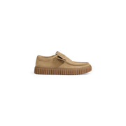 Clarks Herren-Ledermokassin in beigefarbenem Wildleder, Schlupfschuh mit gerippter Gummisohle