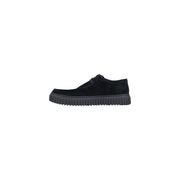 Schwarzer Clarks Herren-Slipper aus Wildleder mit dicker, gerippter Gummisohle, ideal für Frühling und Sommer
