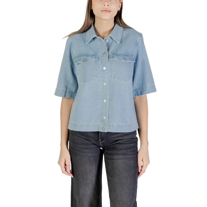 Light blue short sleeve denim shirt with pockets for women