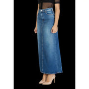 Jupe longue en jean bleu moyen taille haute Colcci pour femme, vue de face