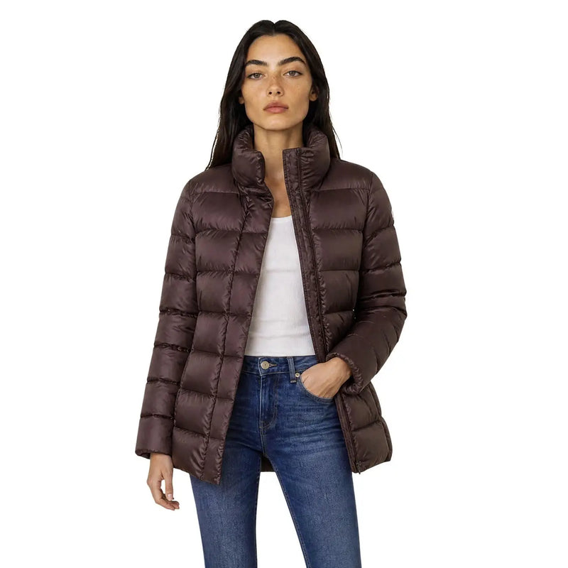 Eine elegante, dunkelbraune Steppjacke aus Polyester mit hohem Kragen und Reißverschluss von Colmar Originals für Damen.
