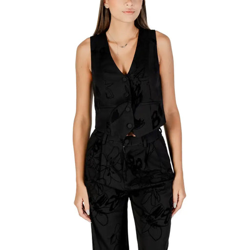 Women’s black sleeveless floral patterned vest with matching pants from Desigual