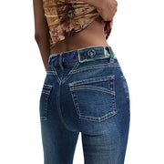 Rückseite der blauen Desigual Damen-Jeans aus Baumwollstretch mit floraler Gürtelschlaufe und Herzlogo