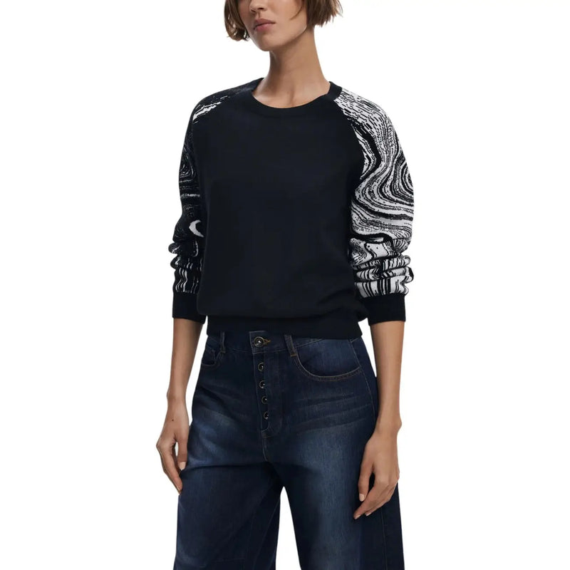 Desigual Damen-Strickpullover aus schwarzem Viskosemischgewebe mit aufwendigen weißen Wirbelmustern an Ärmeln und gerafften Bündchen