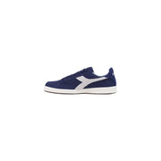 bleu marine diadora Baskets basses en cuir suédé pour homme, avec logo étoile argenté et semelle en caoutchouc blanc (vue de face)