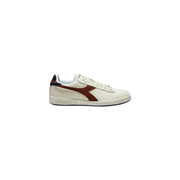 Diadora Herren-Sneaker aus beigefarbenem Wildleder, niedrige Lederschuhe mit cremefarbenem Leder, markantem braunem Diagonalstreifen und marineblauen Fersenakzenten