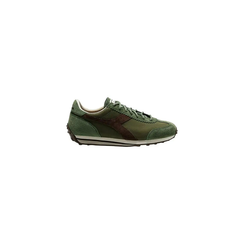 Olivgrün und braun diadora Herren-Sneaker mit Obermaterial aus Wildleder und Gummisohle, entworfen für den Freizeitbereich