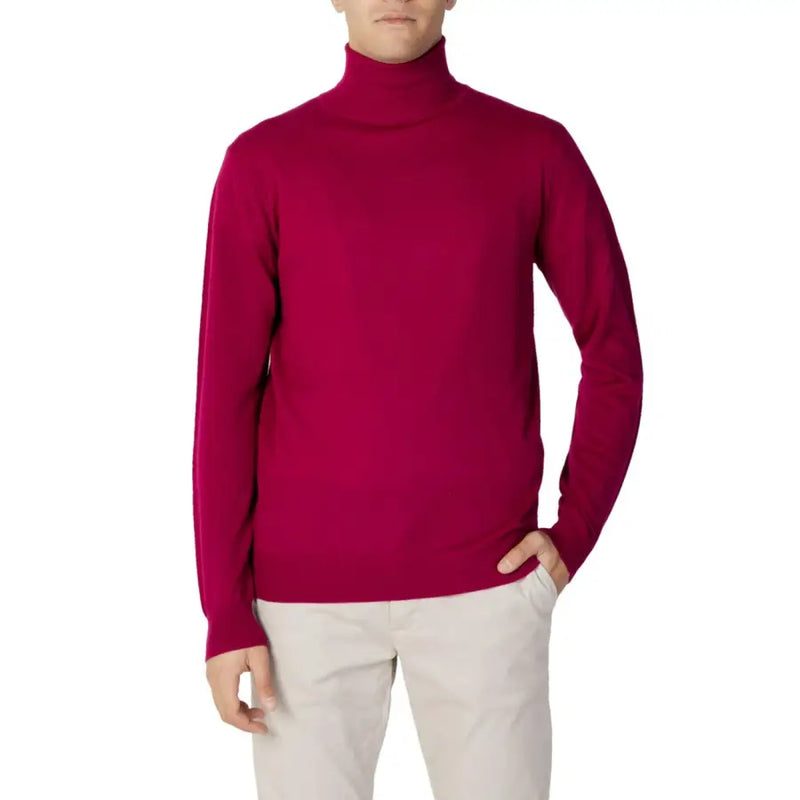 Diktat fuchsia turtleneck knitwear for men in a rich burgundy color with a smooth finely knit texture