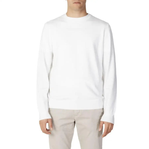 Diktat men’s white long knit sweater with crewneck and long sleeves made of soft knit fabric