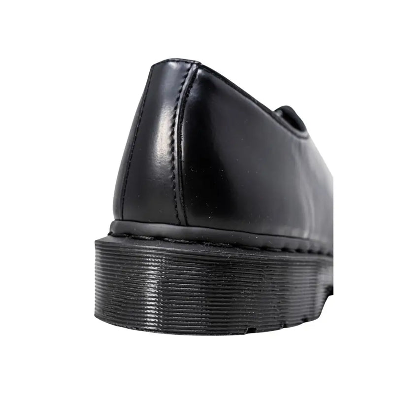 Dr martens men lace up shoes black leather with glossy finish and distinctive ridged rubber sole size 3