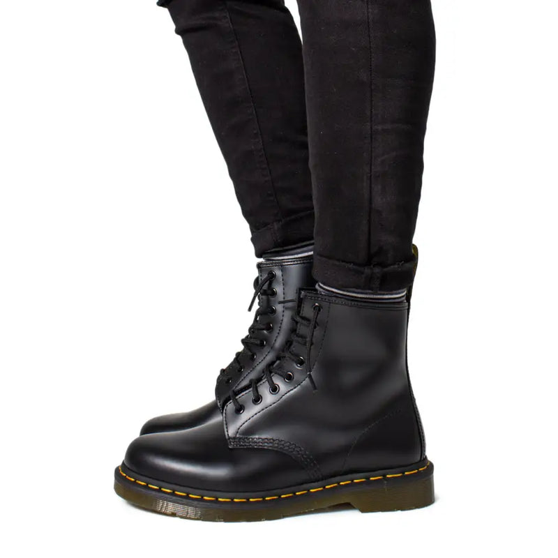 Dr Martens men leather boots black lace up shown from the back side highlighting leather and lace up design