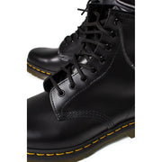 Dr Martens men leather boots black lace up 11822006 showing the black leather material and lace up design
