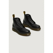 Schwarze Dr. Martens Herren-Schnürstiefeletten aus Leder, die die Rückseite zeigen, für lässigen und strapazierfähigen Tragekomfort