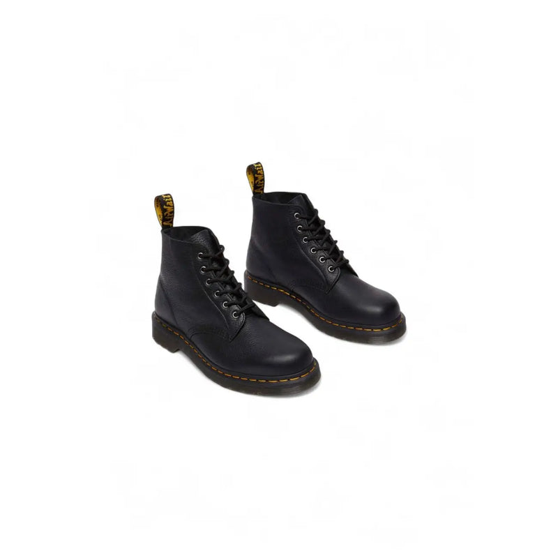 Schwarze Dr. Martens Herren-Schnürstiefel aus Leder, die die Rückseite zeigen, mit robuster Verarbeitung und klassischem Design