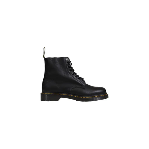 Dr Martens men leather lace up boots in black showing the back side of premium leather material