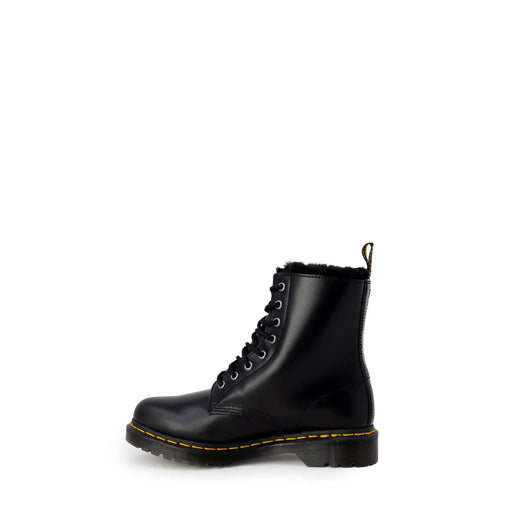 Rückansicht von Dr. Martens Damen-Lederstiefeln in Schwarz, entworfen für Herbst und Winter
