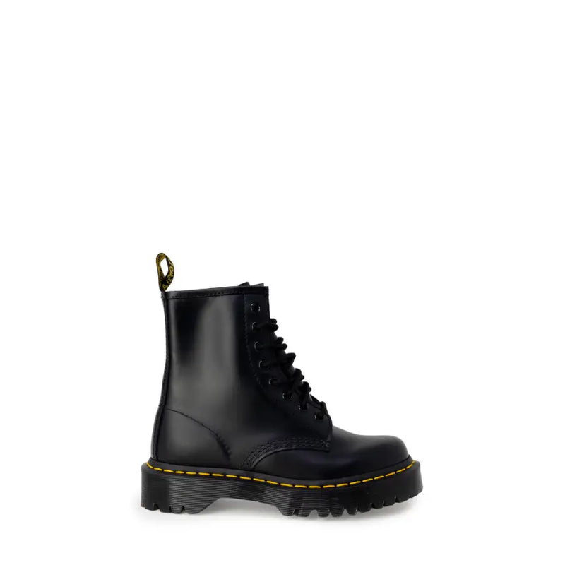 Black leather ankle boots by dr martens for women shown from the back ideal for fall and winter wear