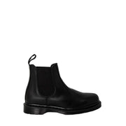 Dr. Martens Damen-Chelsea-Boot aus schwarzem Leder mit elastischen Seiteneinsätzen und Zuglasche für Herbst und Winter