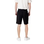 Ea7 Schwarze Herren-Sportshorts mit Kordelzugbund und Seitentaschen, entwickelt für bequeme Sportbekleidung