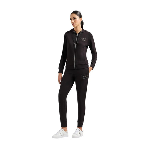 Ea7 Combinaison pantalon noire à capuche pour femme, en mélange de polyester, avec fermeture éclair, et pantalon de jogging orné d'un logo blanc.