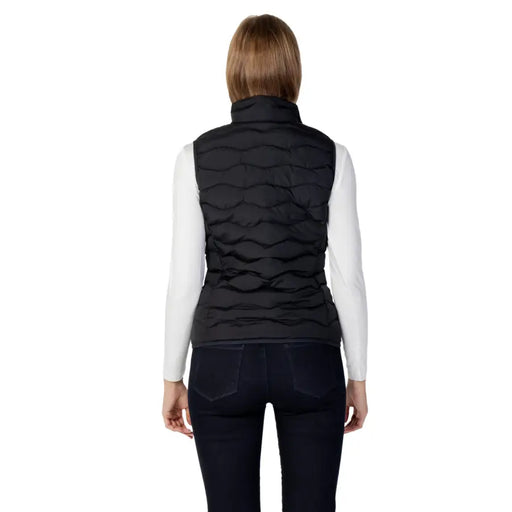 EA7 womens black quilted sleeveless gilet puffer vest high collar zip pockets