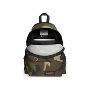Eastpak Camouflage-Rucksack für Herren in Camouflage-Optik mit schwarzem Besatz und weißem Innenfutter, Vorderansicht