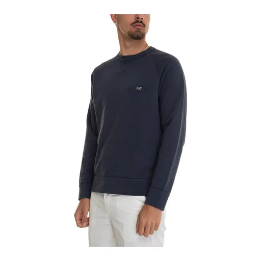Dunkelblaues Herren-Sweatshirt aus Baumwolle von Fay mit Rundhalsausschnitt und kleinem, gesticktem Logo auf der linken Brust.