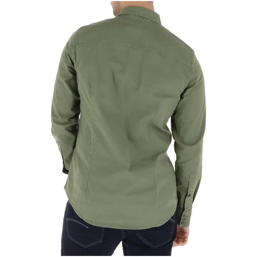 G-star men olive green long-sleeved button-up shirt with classic collar and subtle stitching details