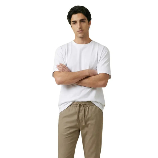 Gianni lupo men t shirt white cotton short sleeve round neck with relaxed fit and crew neck design