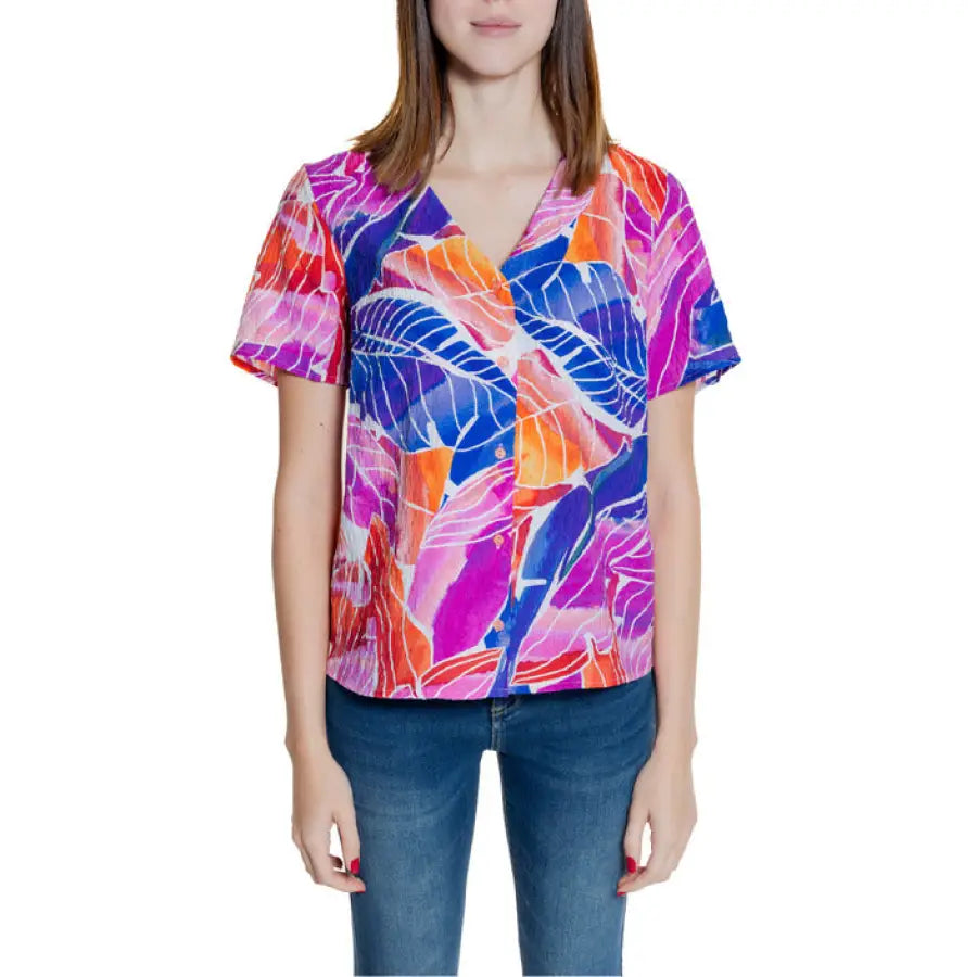 Girl in Tropical Print Shirt | Vila Clothes Women Blouse | Urban Fashion