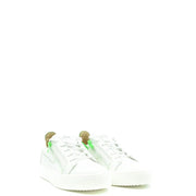 Weiße Herren-Sneaker von Giuseppe Zanotti aus Leder zum Hineinschlüpfen mit neongrünen Reißverschlussdetails an der Seite.