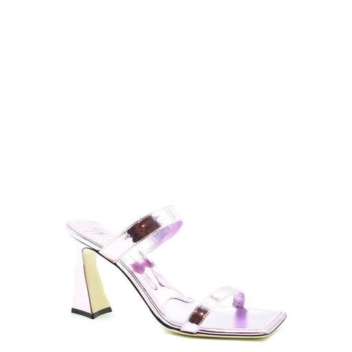 Giuseppe Zanotti Damen-Sandalen aus rosafarbenem Leder mit Blockabsatz, die einen schimmernden lavendelfarbenen Metallic-Mule mit geometrischem Absatz aufweisen