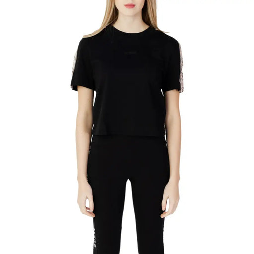 Guess Active schwarzes, kurzärmeliges beiges Baumwollhemd t-shirt mit weißen Logostreifen