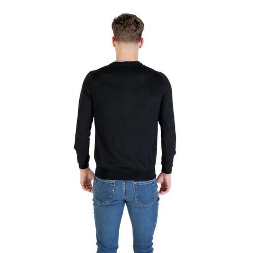 Guess men black knitwear round neck wool blend sweater featuring a long-sleeved crewneck design
