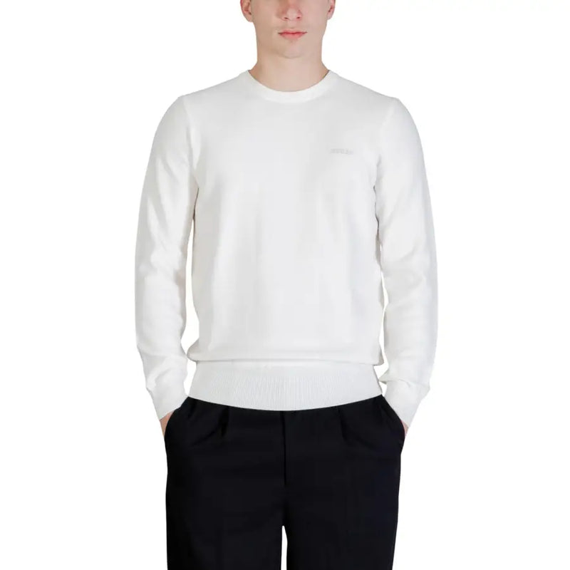 Guess men knitwear Karim beige round neck sweater in white crewneck with subtle ribbed cuffs and hem