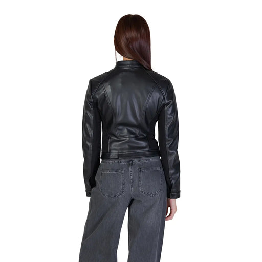 Guess Schwarzer Damenblazer aus Polyurethan mit elegantem, tailliertem Design und dezenten Ziernähten im Biker-Stil aus Kunstleder.