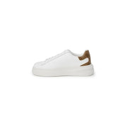 White low-top Guess women sneaker with laces brown patterned heel tab and thick white rubber sole fall winter collection
